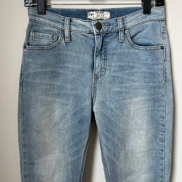 Free People High Waisted Skinny Jeans Size 26 - Picture 4 of 8